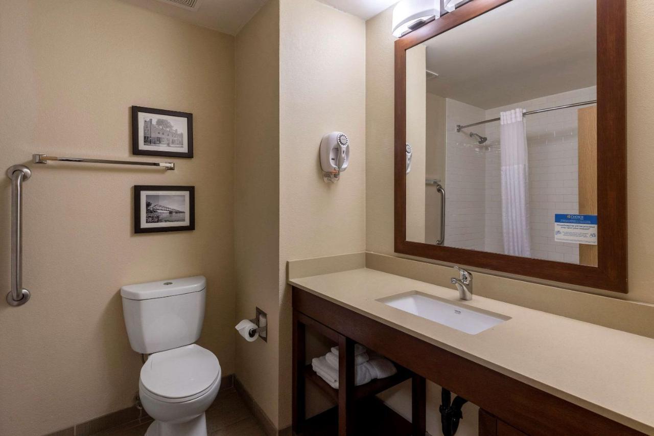 Inn Comfort Near St Louis